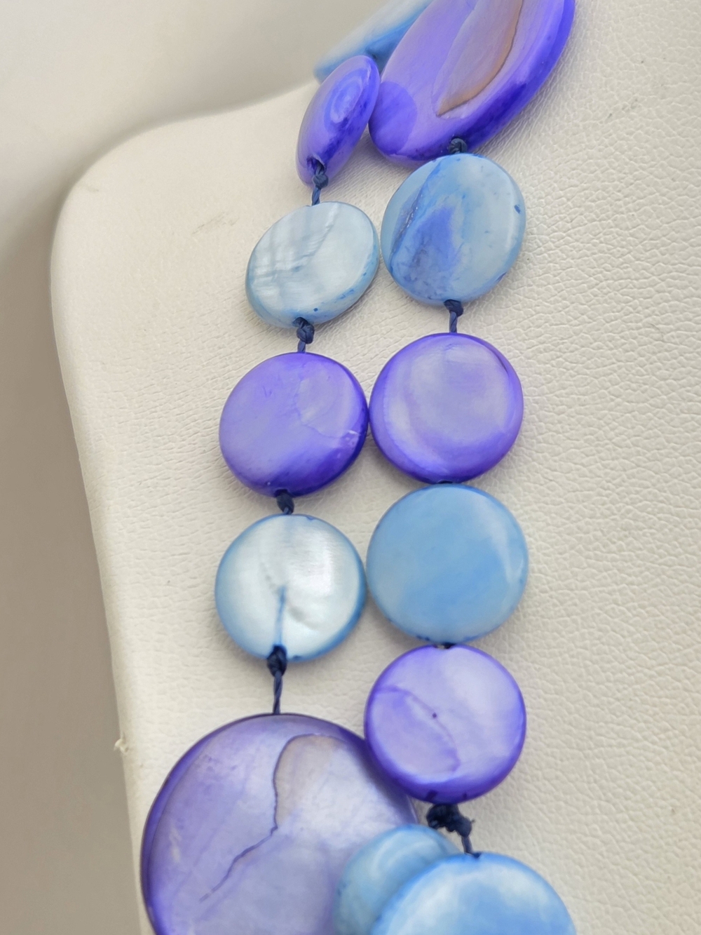 Vintage Blue Purple Mother of Pearl Disc Layered Necklace - Picture 10 of 16